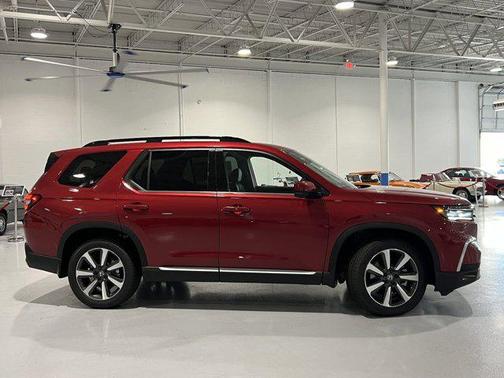 2025 Honda Pilot Touring 8-Passenger