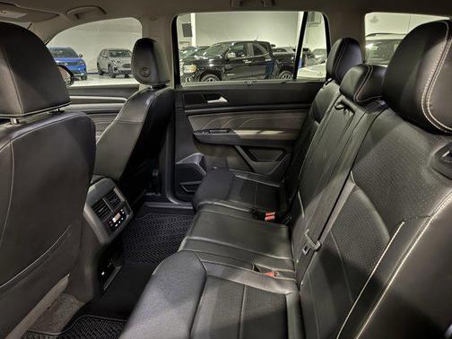 2021 Volkswagen Atlas 3.6L SE w/Technology