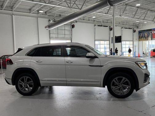 2024 Volkswagen Atlas Cross Sport 2.0T SEL
