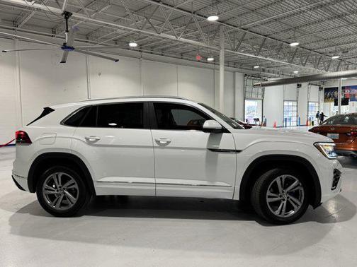 2024 Volkswagen Atlas Cross Sport 2.0T SEL