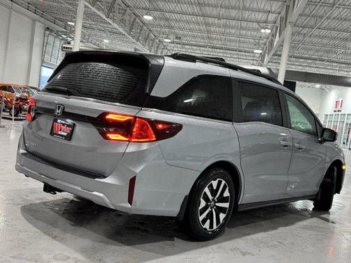 Solar Silver Metallic 2026 Honda Odyssey EX-L