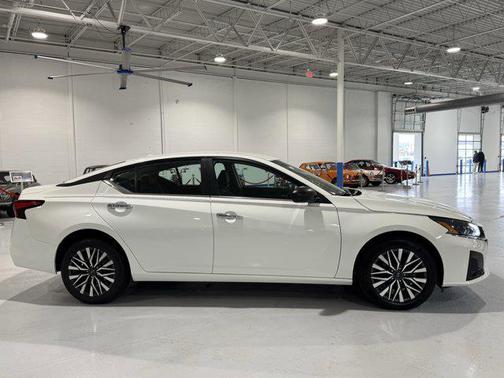 2025 Nissan Altima SV AWD