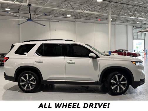 2023 Honda Pilot Touring 8-Passenger