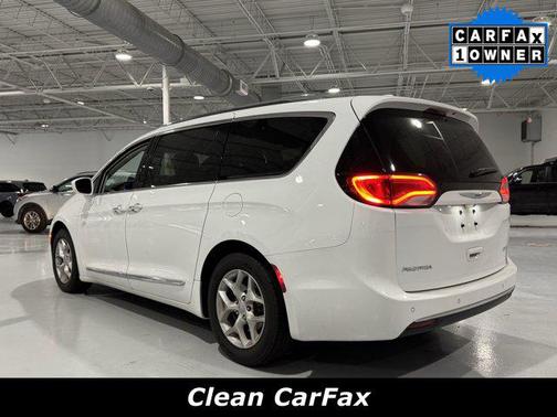 2018 Chrysler Pacifica Touring-L