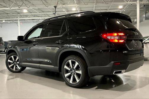 Crystal Black Pearl 2023 Honda Pilot AWD Elite