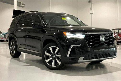 Crystal Black Pearl 2023 Honda Pilot AWD Elite