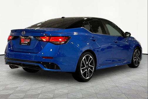 Electric Blue Metallic/Super Black 2024 Nissan Sentra SR
