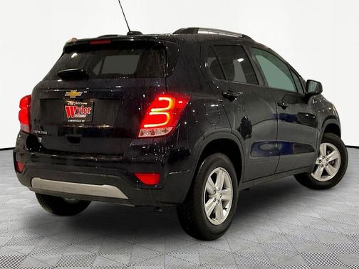 Midnight Blue Metallic 2022 Chevrolet Trax LT