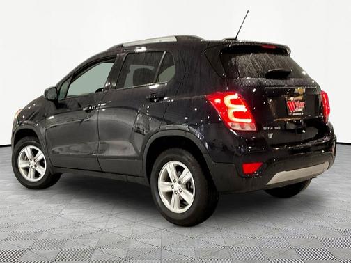 Midnight Blue Metallic 2022 Chevrolet Trax LT