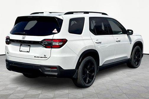 Platinum White Pearl 2026 Honda Pilot Black Edition