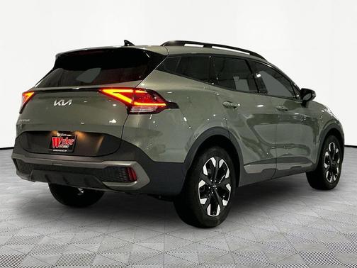 Jungle Green 2024 Kia Sportage X-Line
