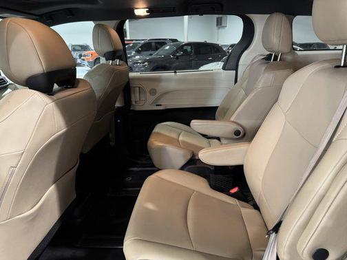 2021 Toyota Sienna XLE 7 Passenger