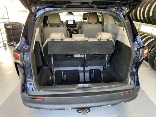 2021 Toyota Sienna XLE 7 Passenger