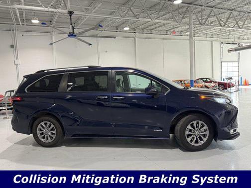 2021 Toyota Sienna XLE 7 Passenger