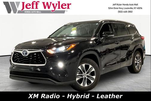 Midnight Black Metallic 2022 Toyota Highlander Hybrid XLE