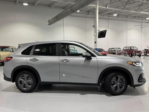 Solar Silver Metallic 2026 Honda HR-V LX