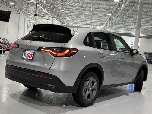 Solar Silver Metallic 2026 Honda HR-V LX