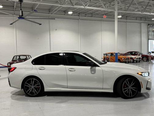 2023 BMW 330 xDrive