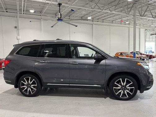 2022 Honda Pilot Touring 8-Passenger