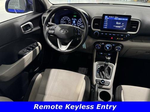 2022 Hyundai VENUE SEL