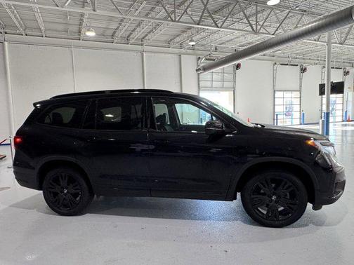 2022 Honda Pilot AWD Black Edition