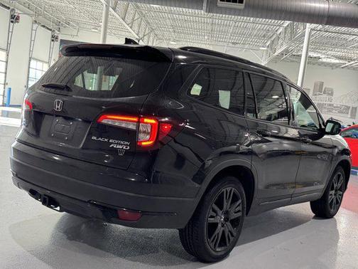 2022 Honda Pilot AWD Black Edition