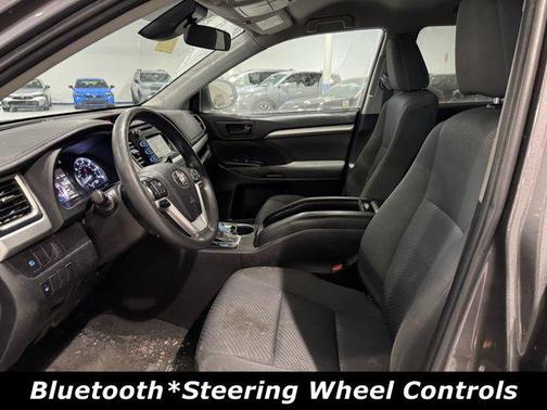 2019 Toyota Highlander LE I4