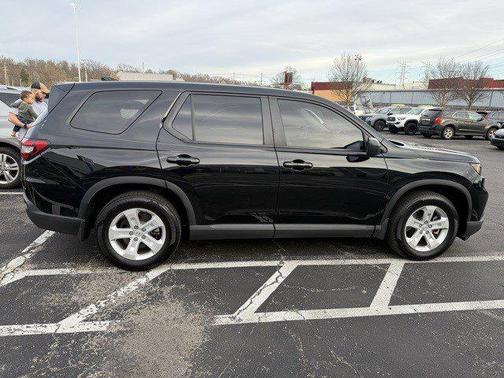 2023 Honda Pilot AWD LX
