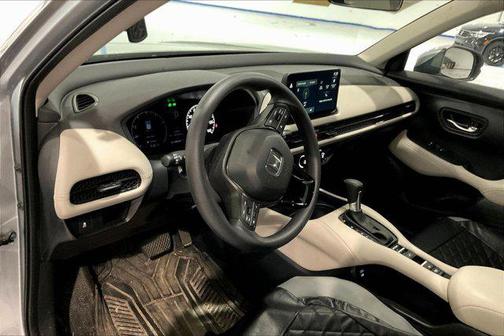 Solar Silver Metallic 2026 Honda HR-V LX