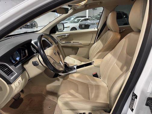 2016 Volvo XC60 T5 Premier