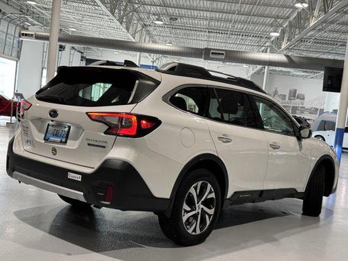 2022 Subaru Outback Touring XT