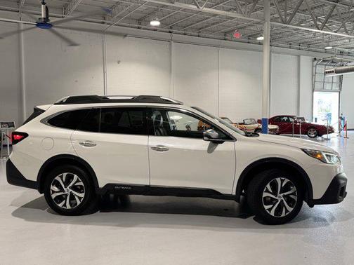 2022 Subaru Outback Touring XT