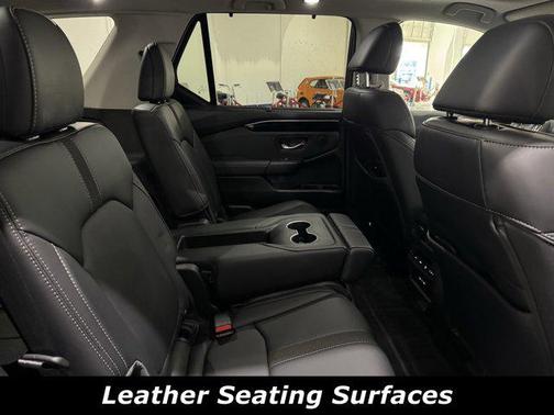 2025 Honda Pilot Touring 8-Passenger