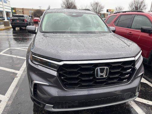 2025 Honda Pilot Touring 8-Passenger