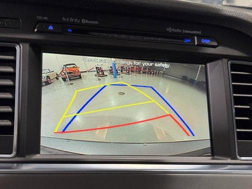 2016 Hyundai SONATA Hybrid Limited