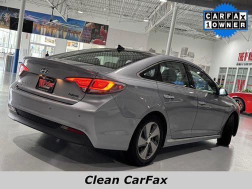 2016 Hyundai SONATA Hybrid Limited