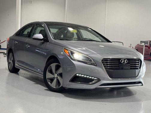 2016 Hyundai SONATA Hybrid Limited