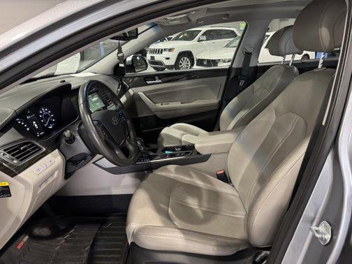 2016 Hyundai SONATA Hybrid Limited