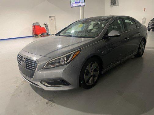 2016 Hyundai SONATA Hybrid Limited