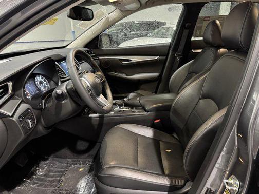 2022 INFINITI QX50 LUXE AWD