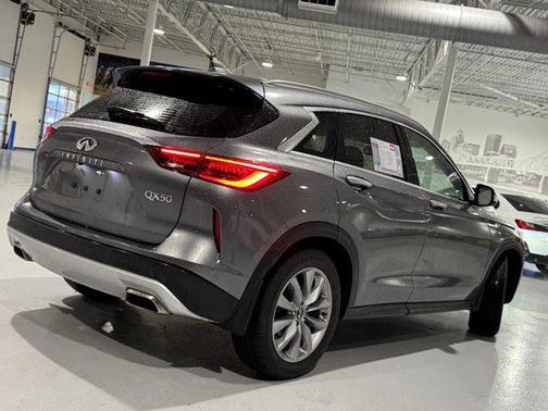 2022 INFINITI QX50 LUXE AWD