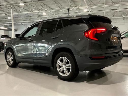 Graphite Gray Metallic 2021 GMC Terrain SLE