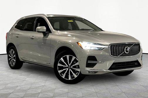 Silver Dawn Metallic 2023 Volvo XC60 B5 Plus Bright Theme