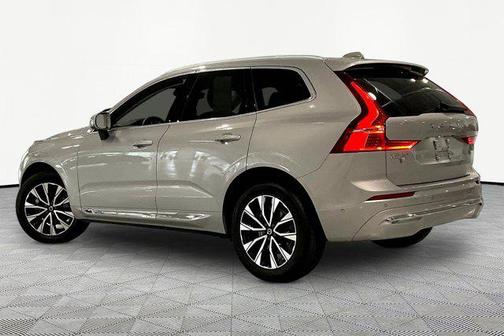 Silver Dawn Metallic 2023 Volvo XC60 B5 Plus Bright Theme