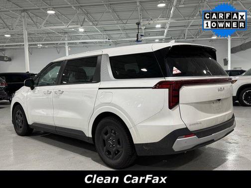 2025 Kia Carnival LXS