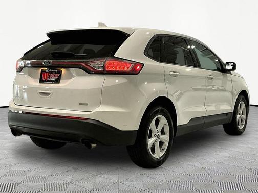 Oxford White 2018 Ford Edge SE