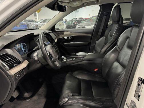 2021 Volvo XC90 Recharge Plug-In Hybrid T8 Inscription 6 Passenger