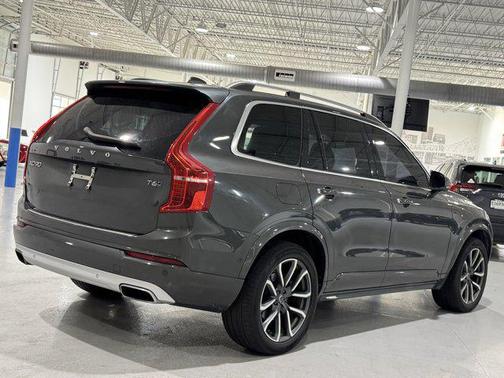 2018 Volvo XC90 T6 Momentum