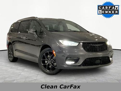 Granite Crystal Metallic Clearcoat 2022 Chrysler Pacifica Limited