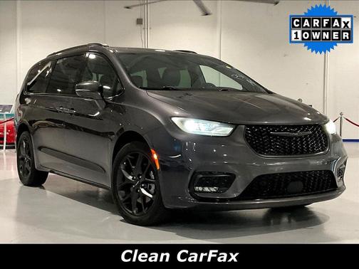 Granite Crystal Metallic Clearcoat 2022 Chrysler Pacifica Limited